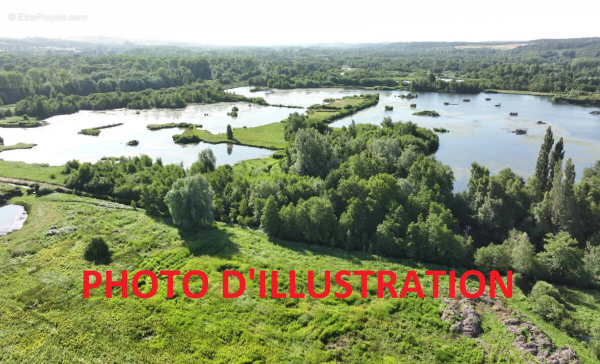 Terrain à MAREUIL-CAUBERT
