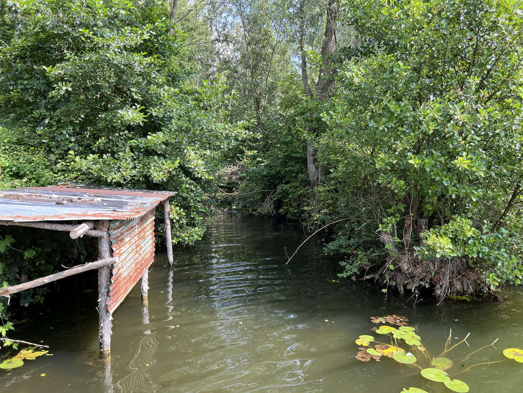 Terrain à MAREUIL-CAUBERT