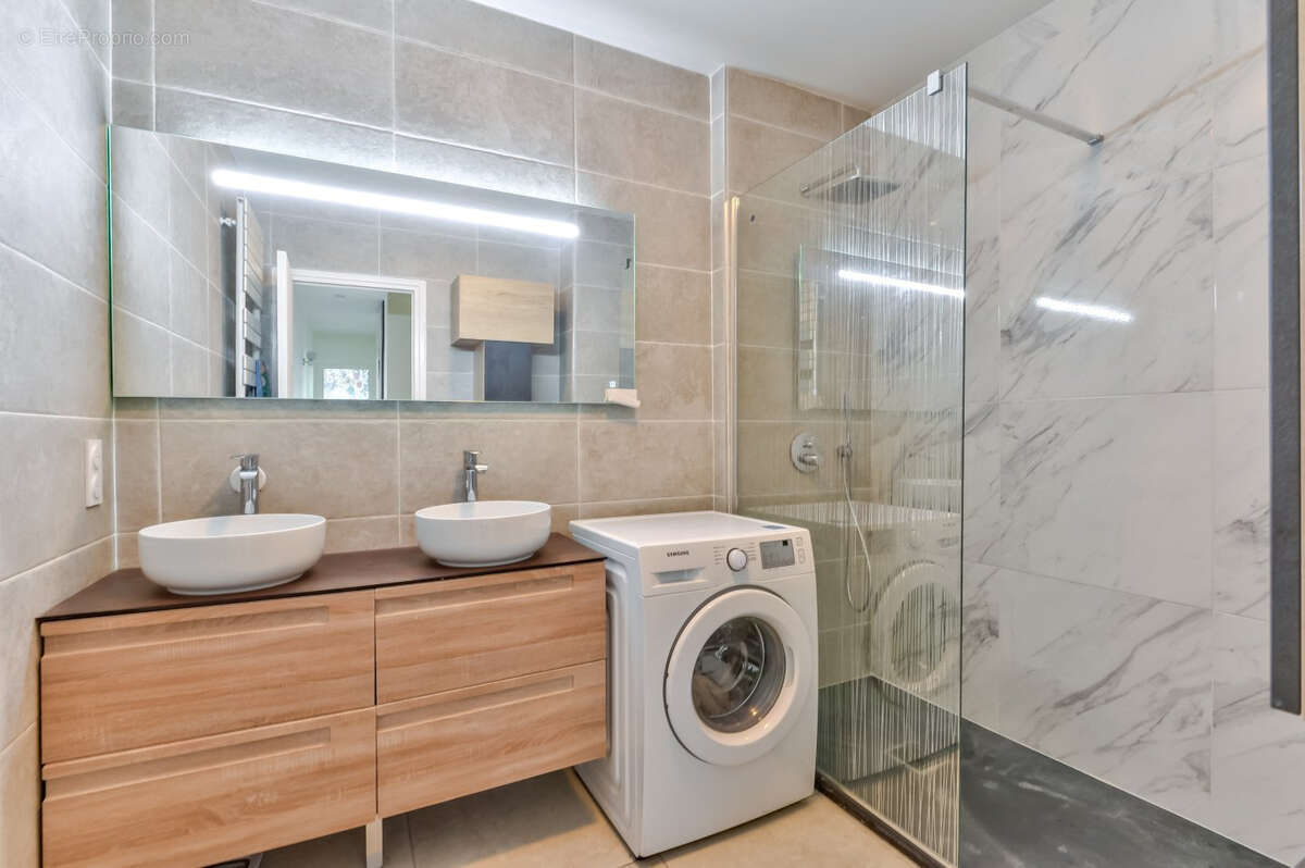 Appartement à TASSIN-LA-DEMI-LUNE