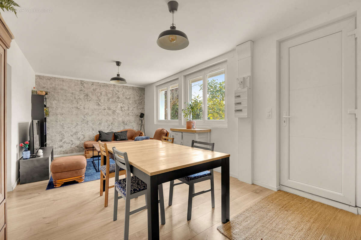 Maison à CASTELGINEST