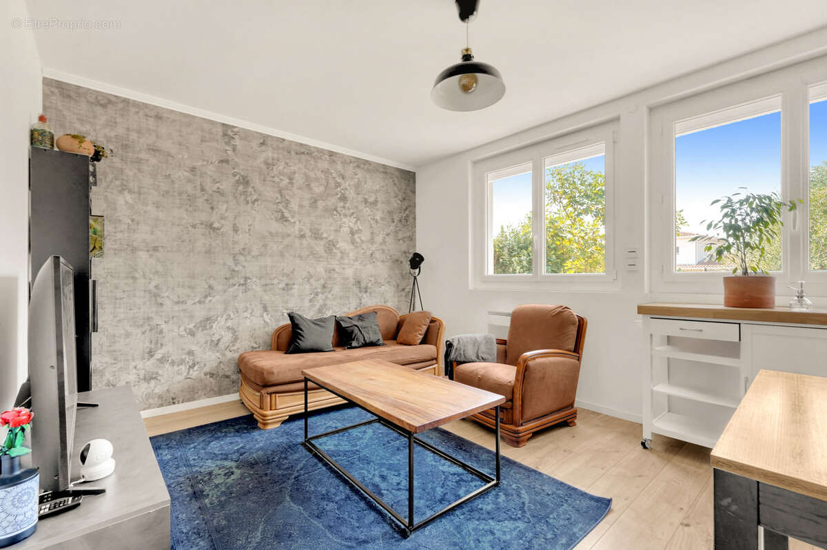 Maison à CASTELGINEST