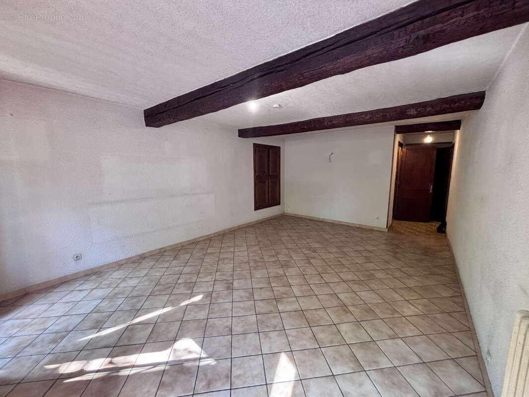 Appartement à LARAGNE-MONTEGLIN