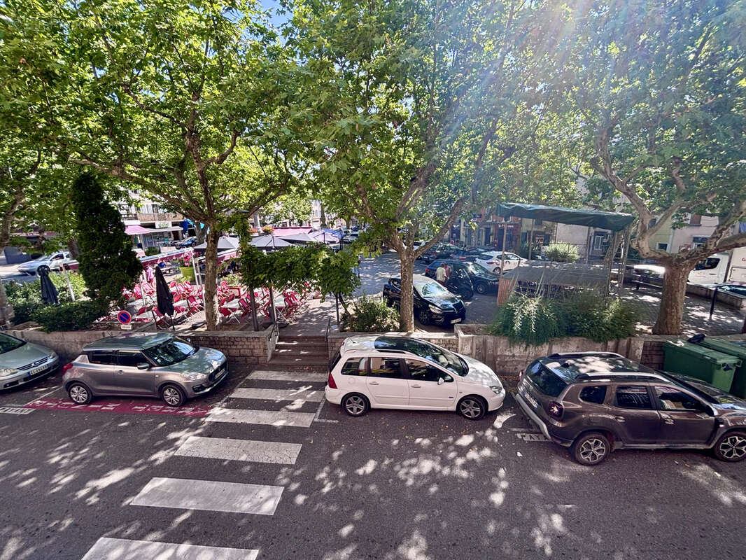 Appartement à LARAGNE-MONTEGLIN