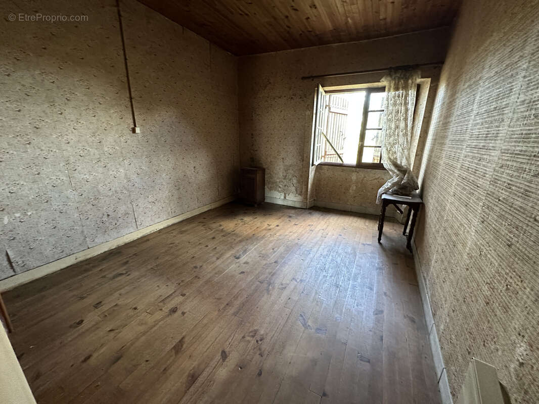 Maison à SAINT-PRIVAT-DES-PRES