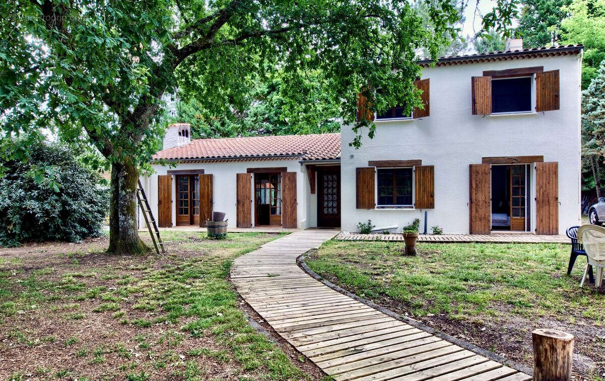Maison à LE PIAN-MEDOC
