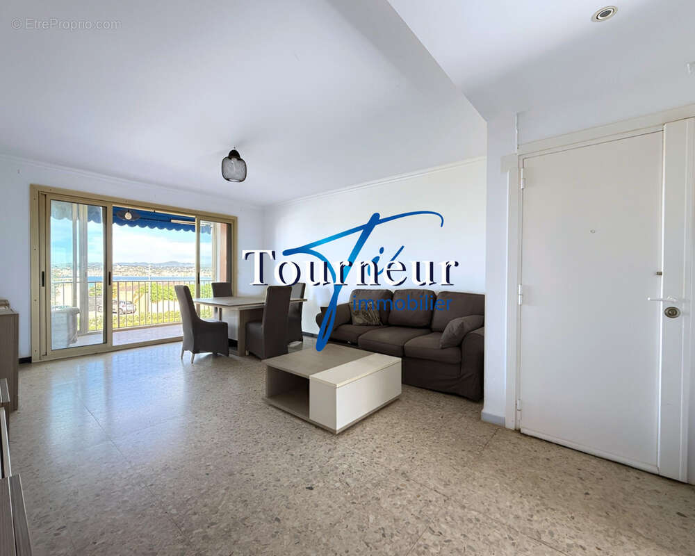 Appartement à SIX-FOURS-LES-PLAGES