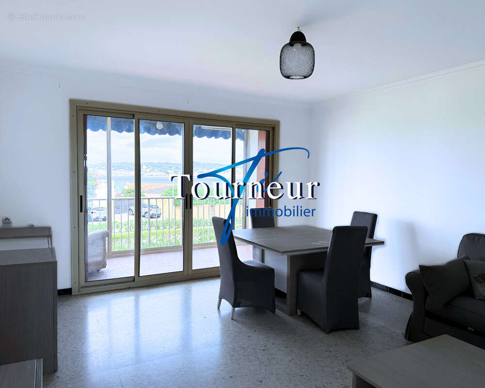 Appartement à SIX-FOURS-LES-PLAGES