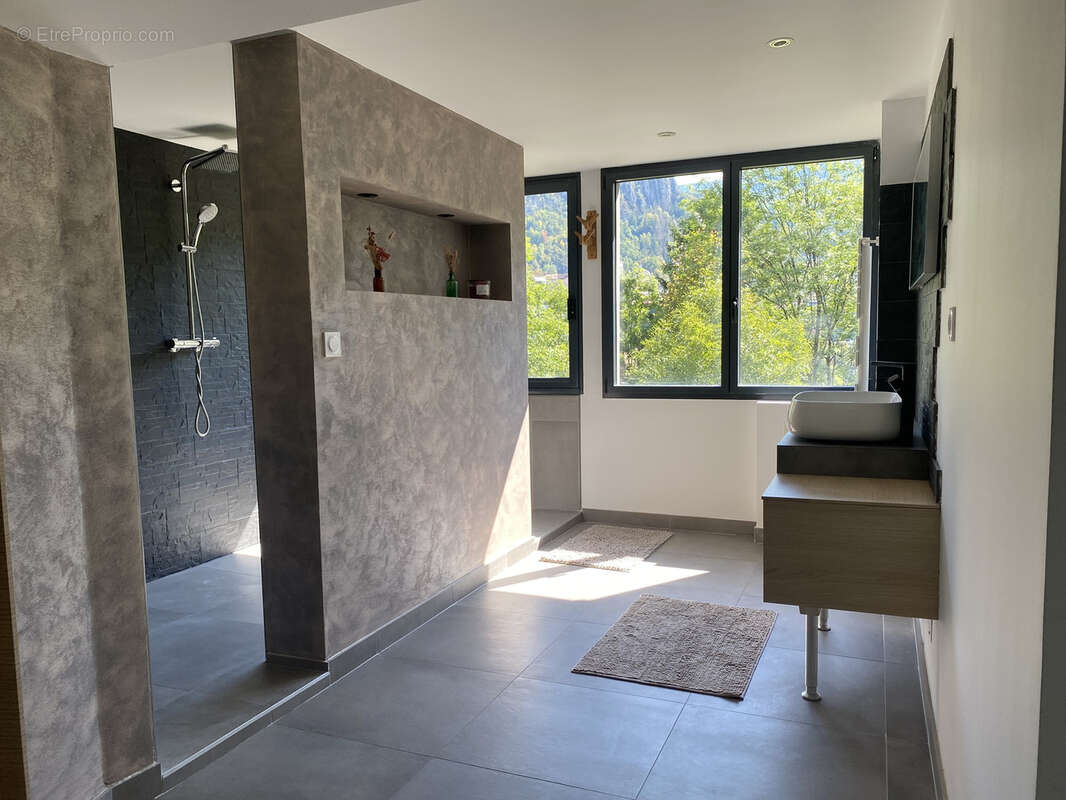 Appartement à SAINT-CLAUDE