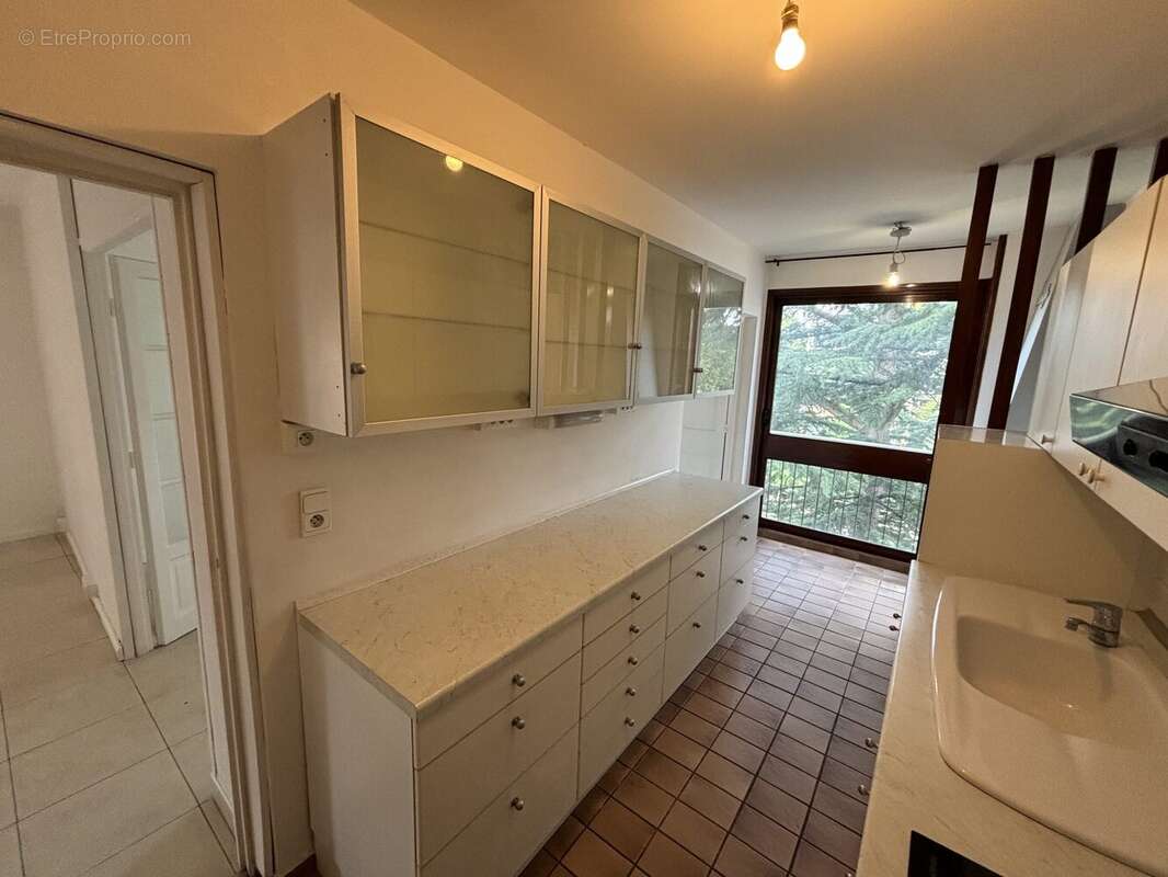 Appartement à FONTENAY-LE-FLEURY