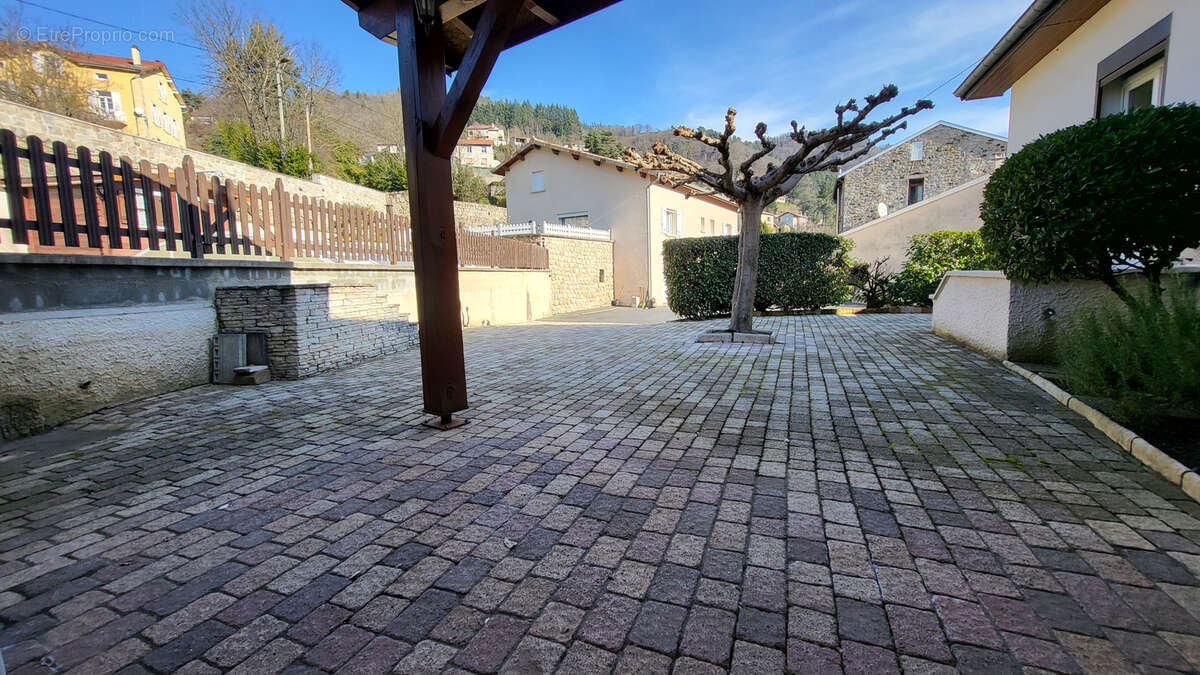 Maison à LE CHEYLARD