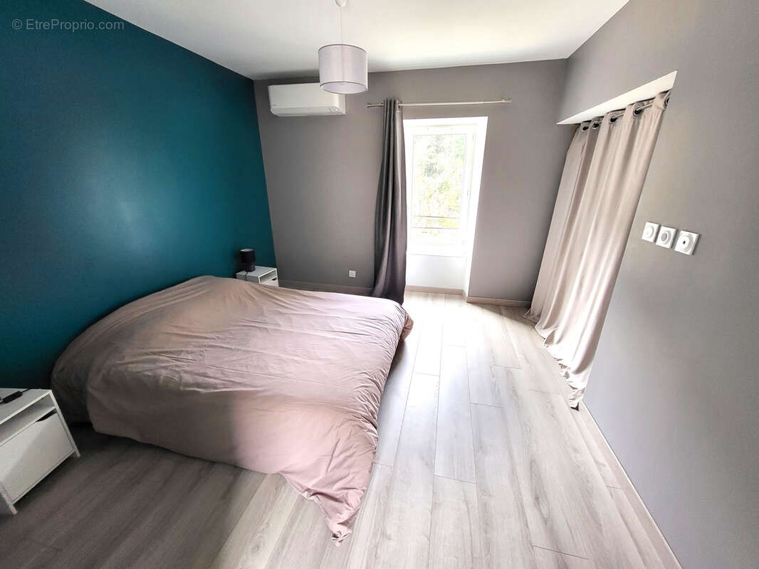 Maison à SAINT-MAURICE-EN-CHALENCON