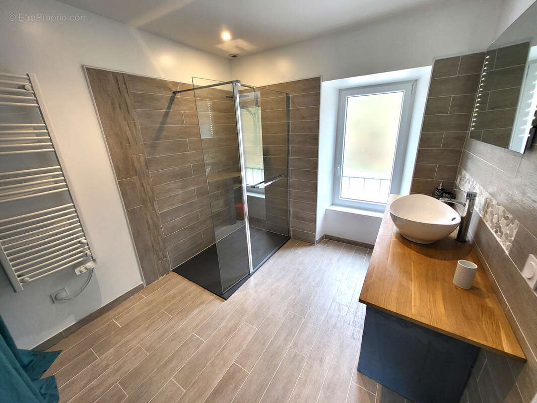 Maison à SAINT-MAURICE-EN-CHALENCON