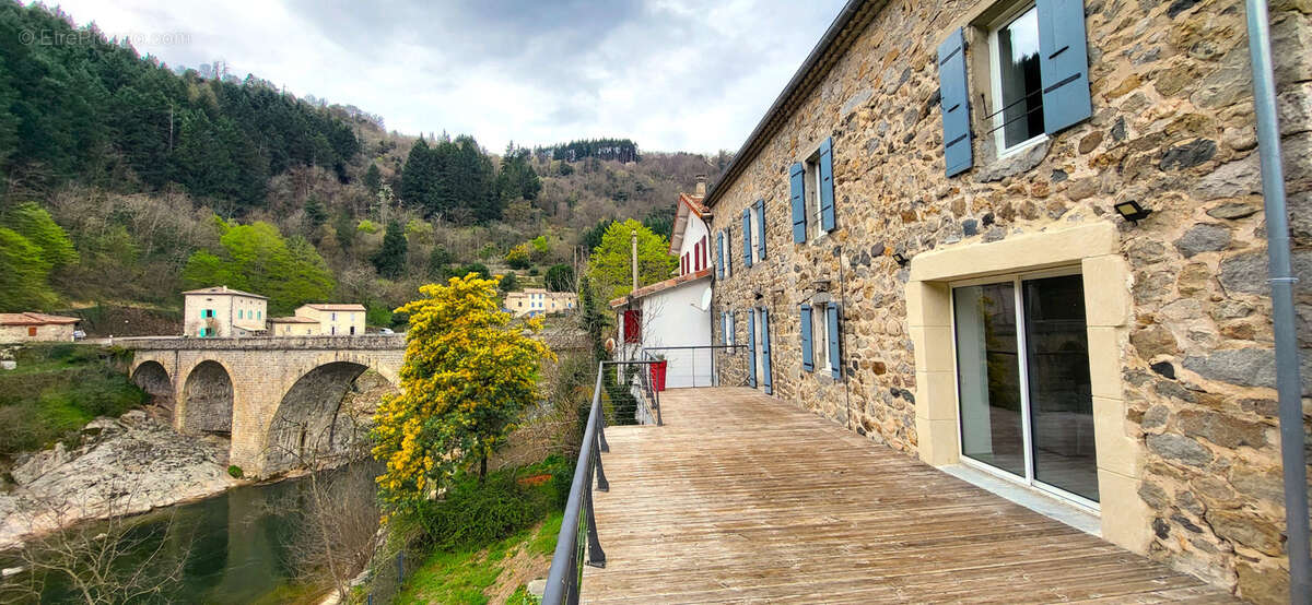 Maison à SAINT-MAURICE-EN-CHALENCON