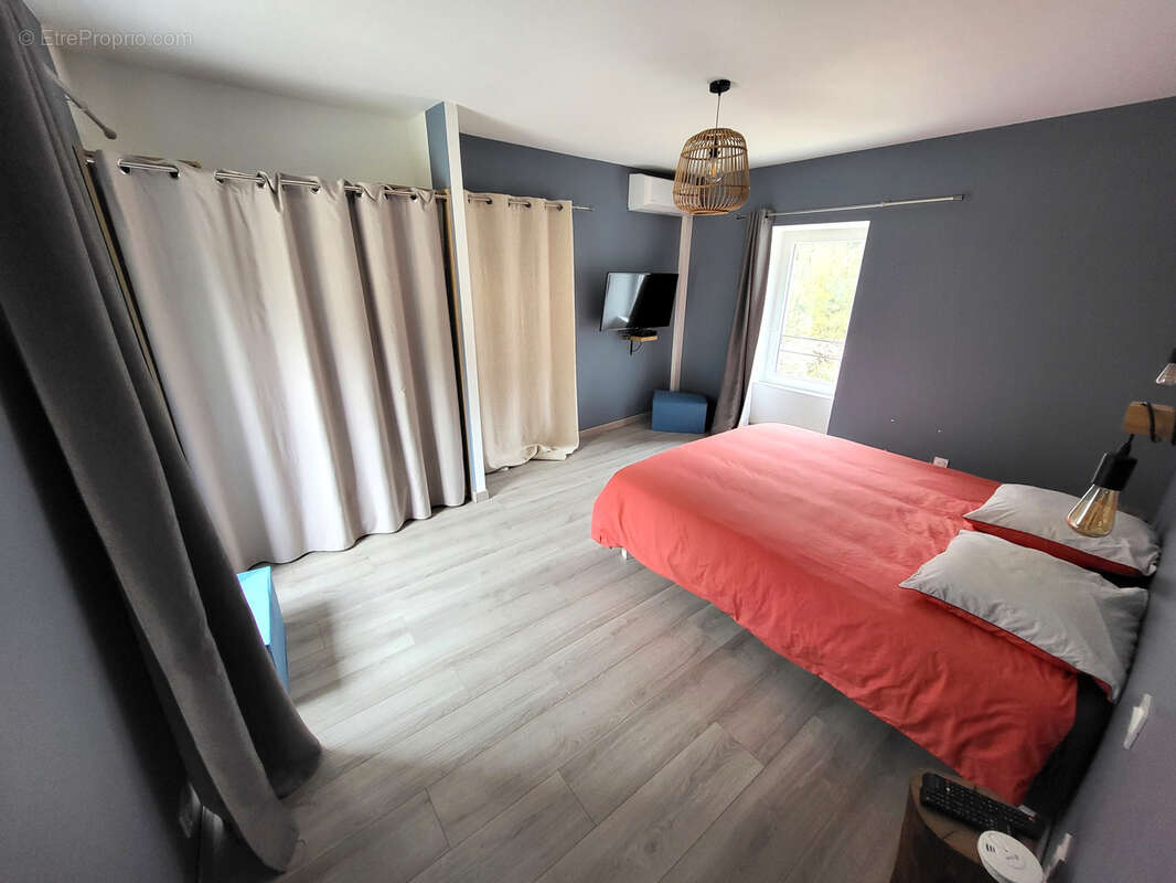 Maison à SAINT-MAURICE-EN-CHALENCON