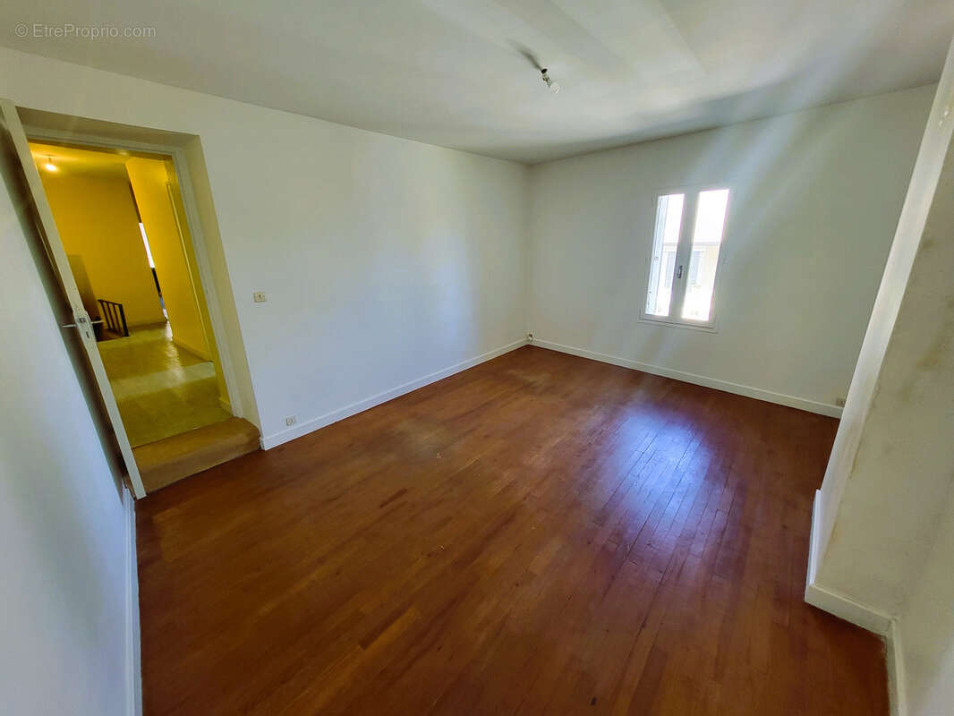 Maison à LIVRON-SUR-DROME