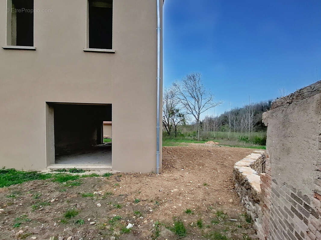 Autre à SEREZIN-DU-RHONE