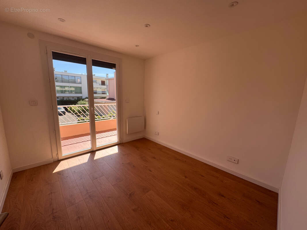 Appartement à SIX-FOURS-LES-PLAGES