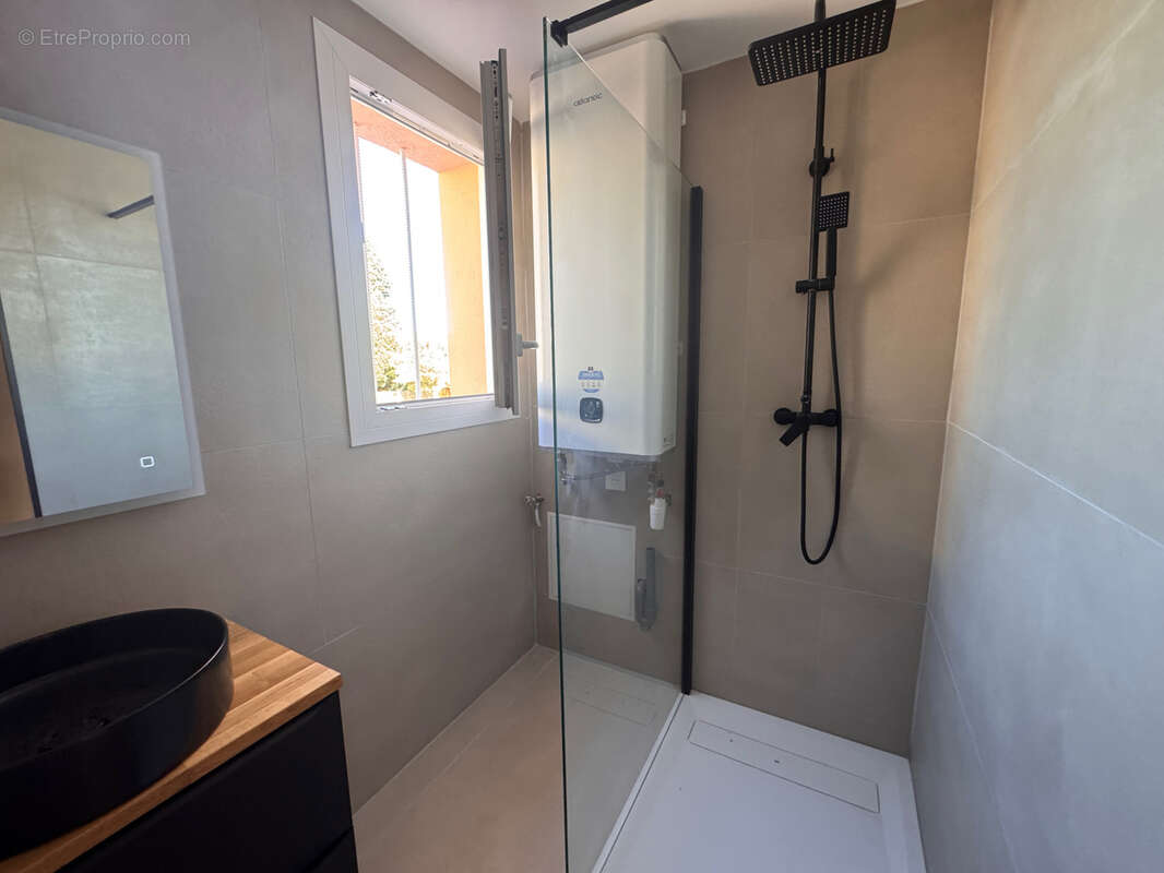 Appartement à SIX-FOURS-LES-PLAGES