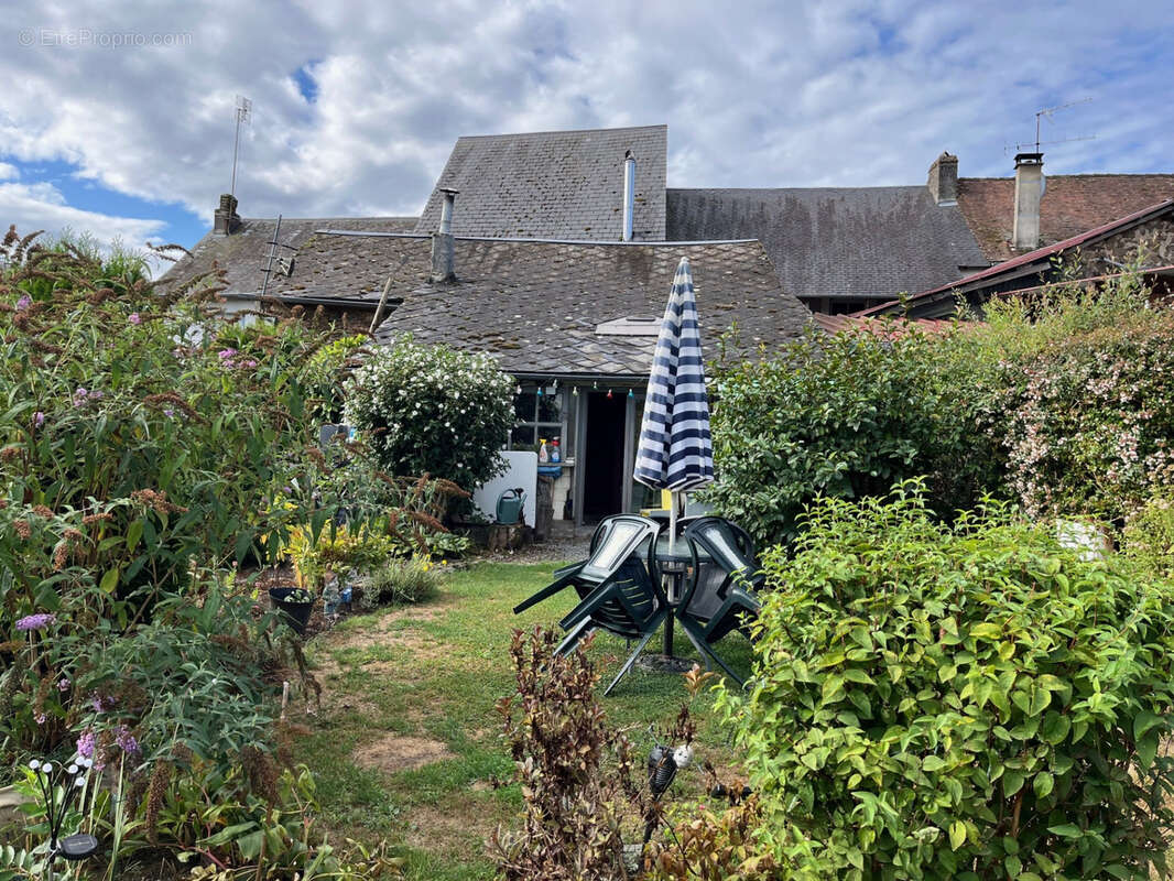 Maison à SAVIGNAC-LEDRIER