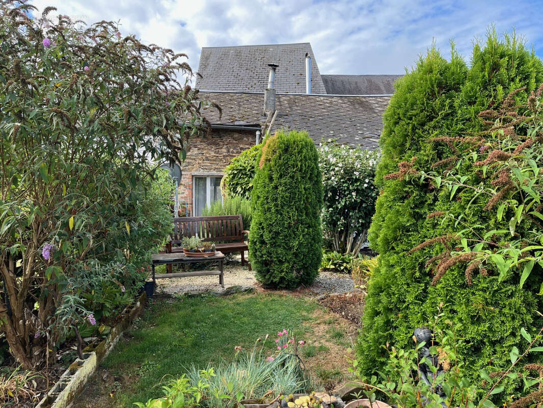 Maison à SAVIGNAC-LEDRIER