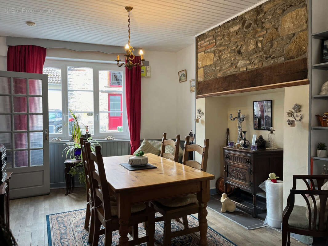 Maison à SAVIGNAC-LEDRIER