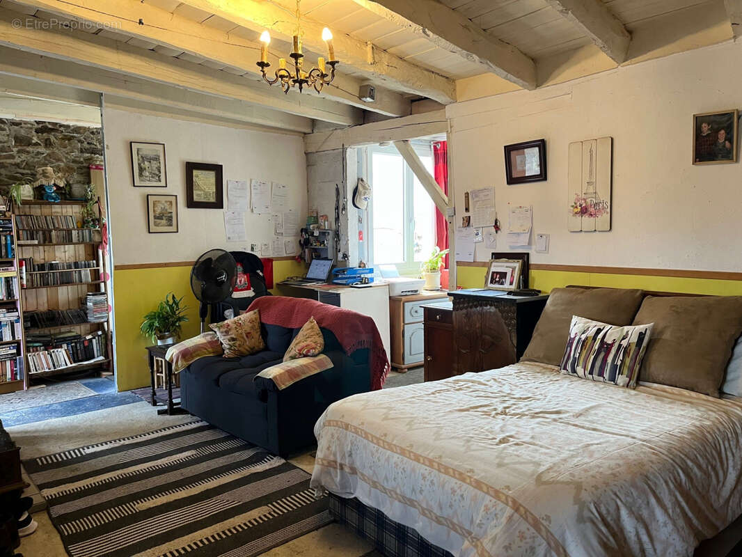 Maison à SAVIGNAC-LEDRIER