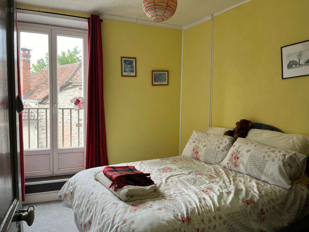 Maison à SAVIGNAC-LEDRIER