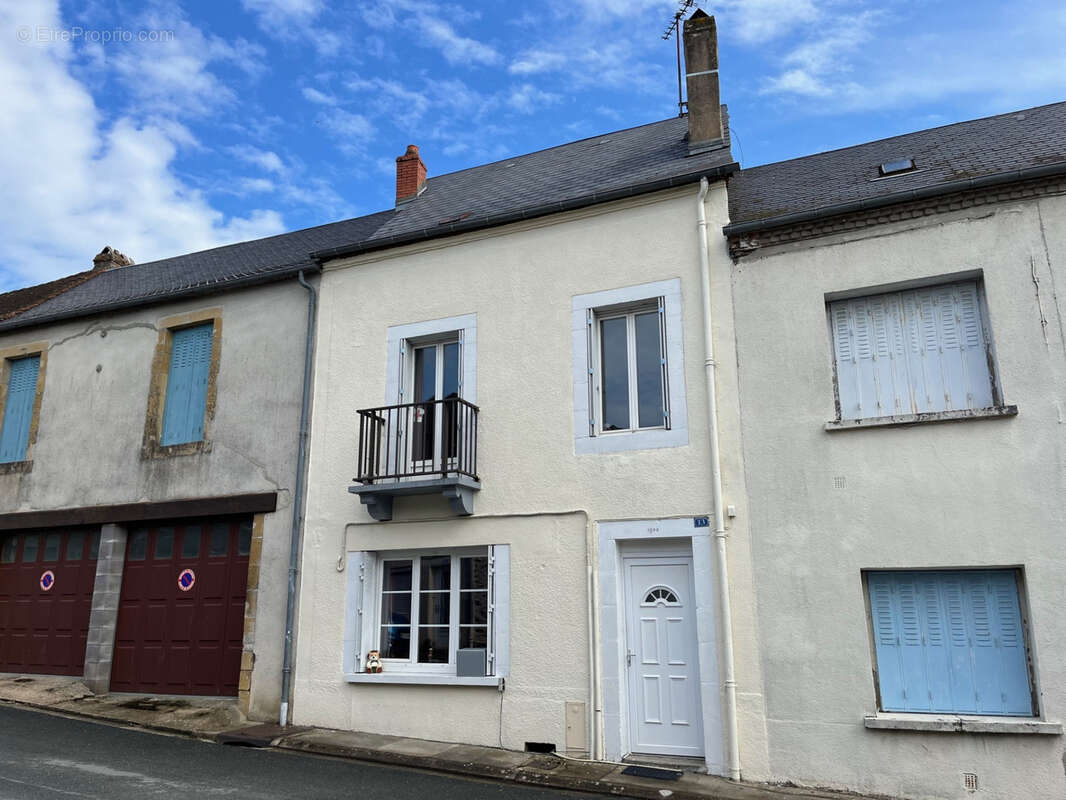 Maison à SAVIGNAC-LEDRIER