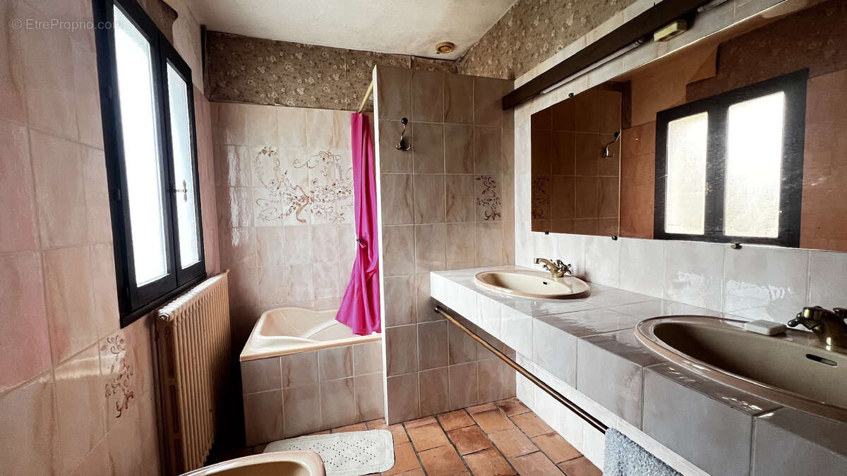 Maison à LA LANDE-DE-FRONSAC