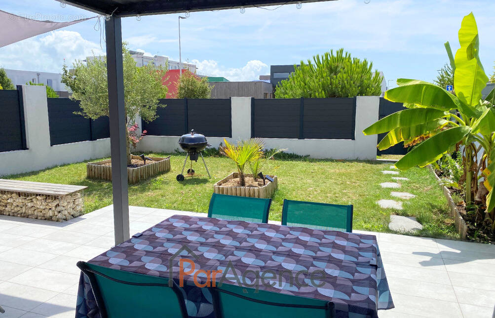 Maison à VAUX-SUR-MER