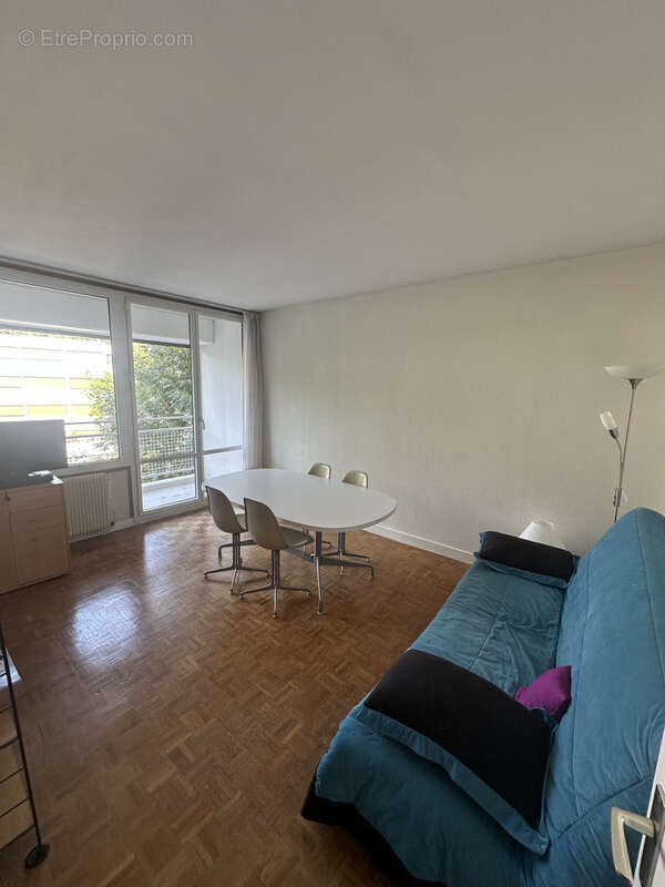 Appartement à VAUX-LE-PENIL