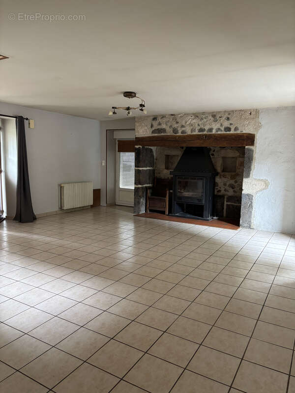 Maison à ARPAJON-SUR-CERE