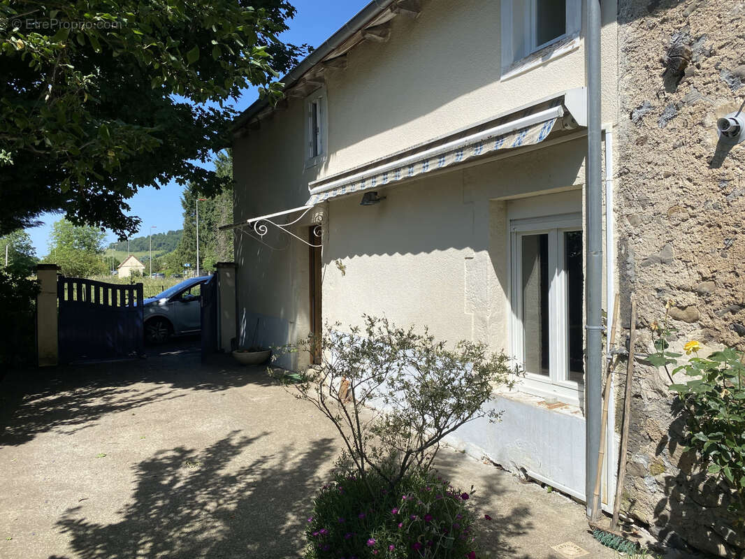 Maison à ARPAJON-SUR-CERE