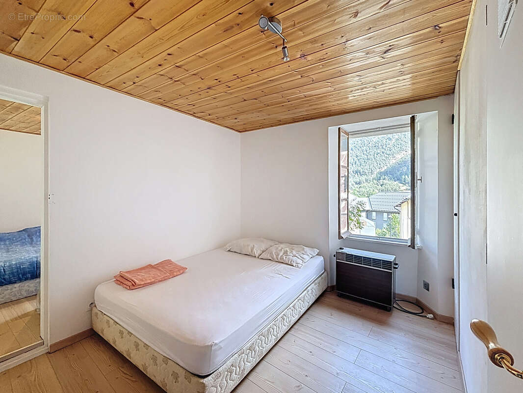 Maison à LA CONDAMINE-CHATELARD