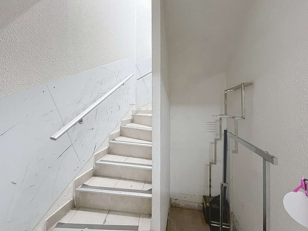 Commerce à SAN-MARTINO-DI-LOTA