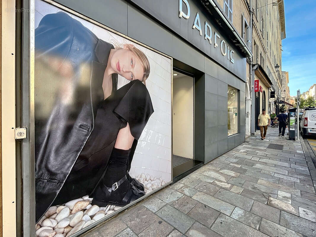 Commerce à SAN-MARTINO-DI-LOTA