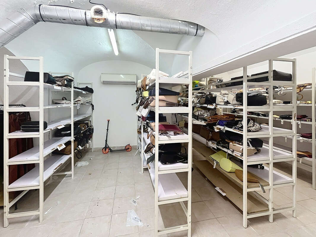 Commerce à SAN-MARTINO-DI-LOTA