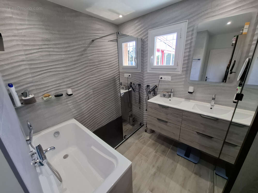 Maison à AUBERIVES-SUR-VAREZE