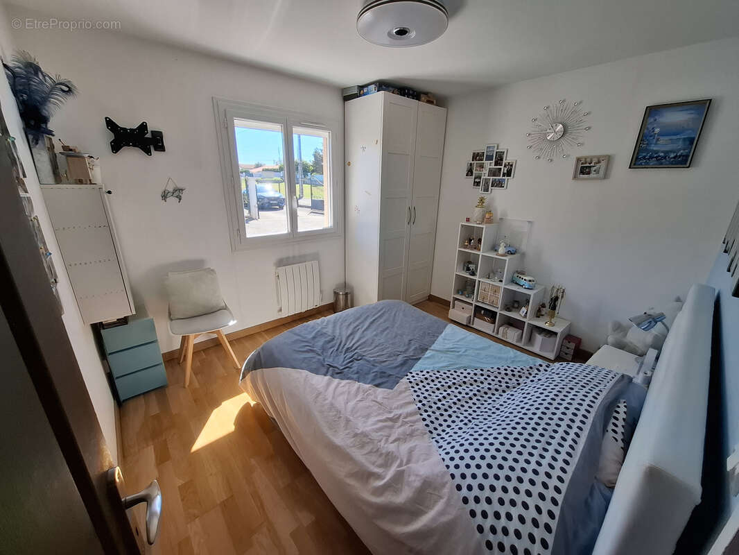 Maison à AUBERIVES-SUR-VAREZE