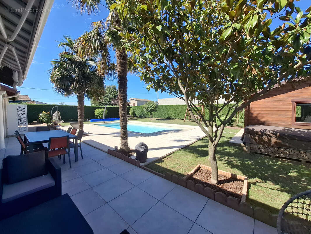 Maison à AUBERIVES-SUR-VAREZE