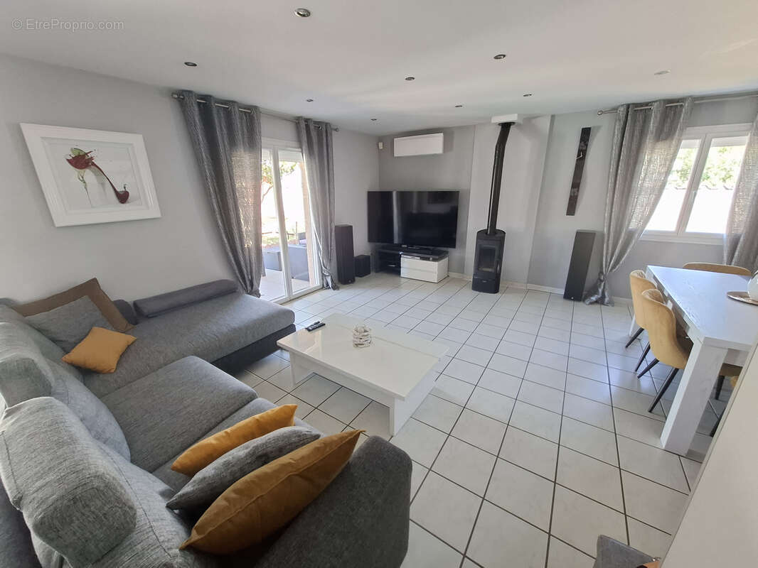 Maison à AUBERIVES-SUR-VAREZE