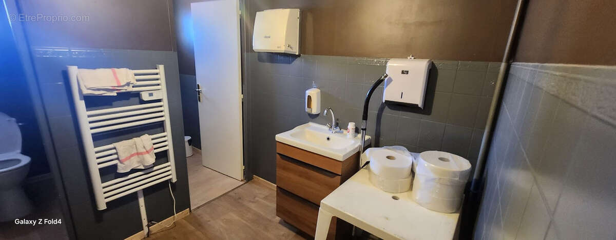 Commerce à ROUXMESNIL-BOUTEILLES