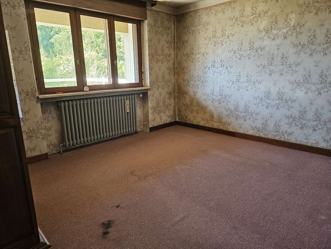 Maison à CHARENCY-VEZIN