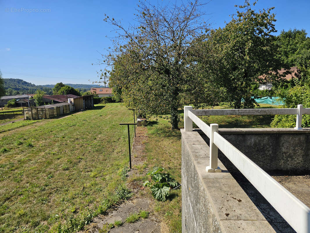 Maison à CHARENCY-VEZIN