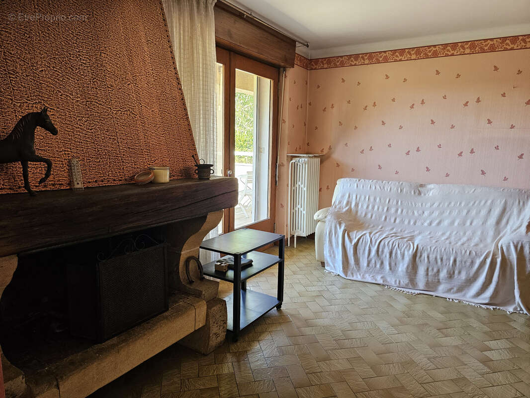 Maison à CHARENCY-VEZIN