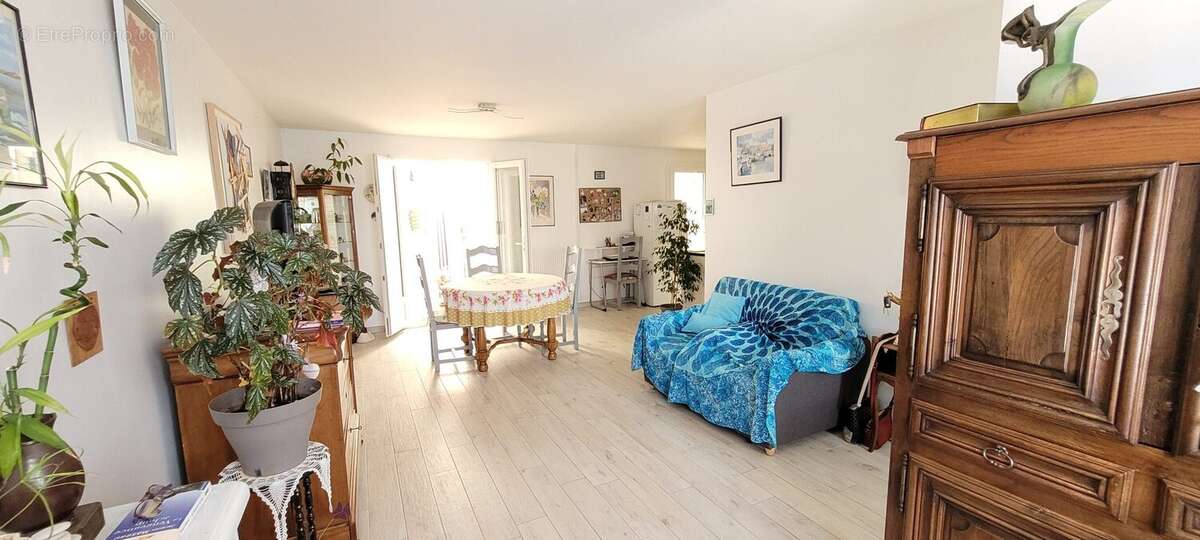 Séjour - Maison à SAINT-JEAN-D&#039;ANGELY