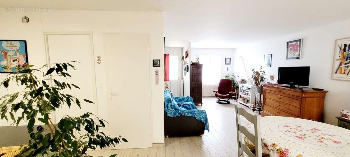 Séjour - Maison à SAINT-JEAN-D&#039;ANGELY