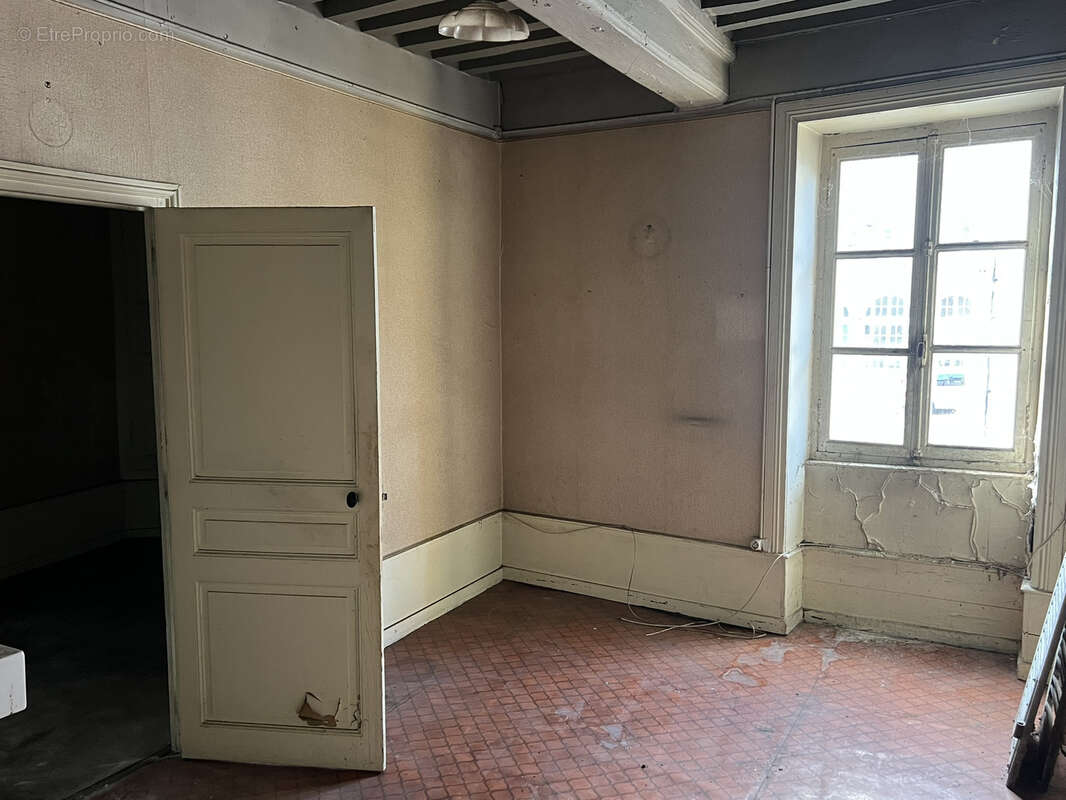 Appartement à CHAROLLES