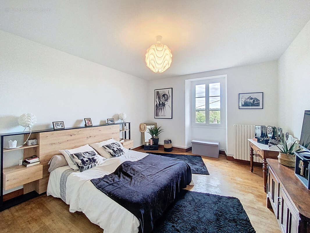 Maison à SAINT-SULPICE-D&#039;EXCIDEUIL