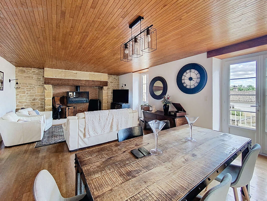 Maison à SAINT-SULPICE-D&#039;EXCIDEUIL